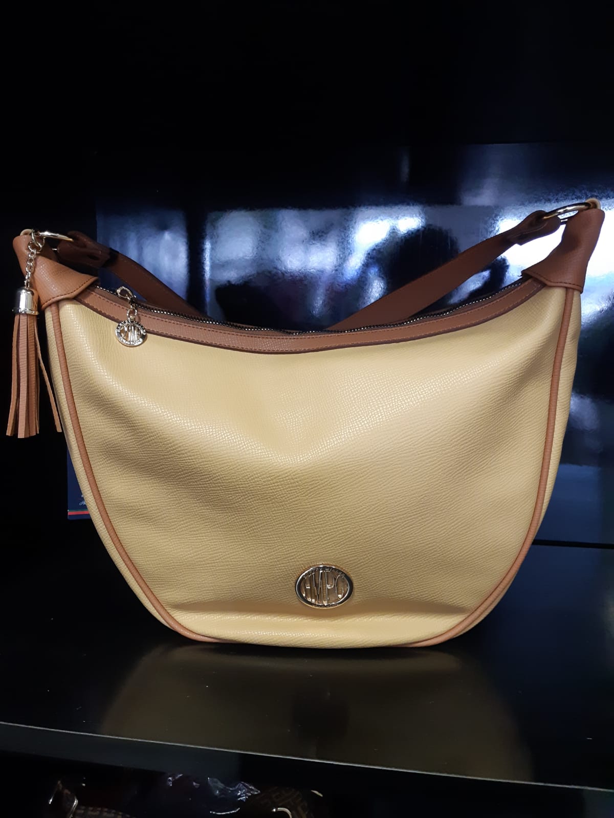 Medium Tassel One-Strap Chic