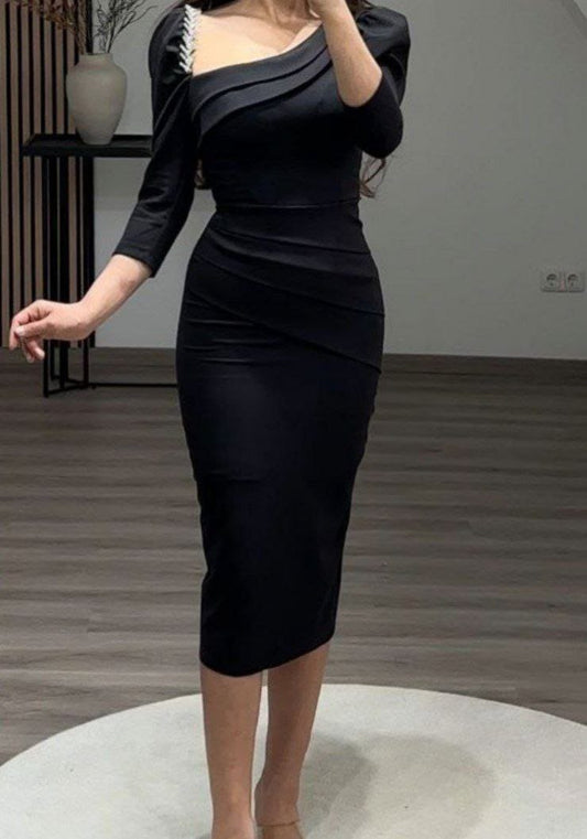 Elegant Asymmetrical Pleated Jewel